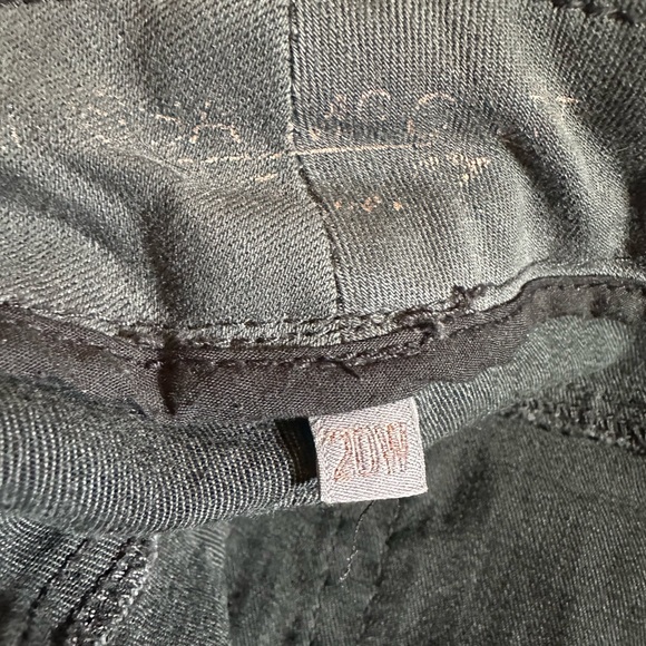 Melissa McCarthy Jeans EUC 20W black, grey distressed pencil crayon plus size - Picture 4 of 10